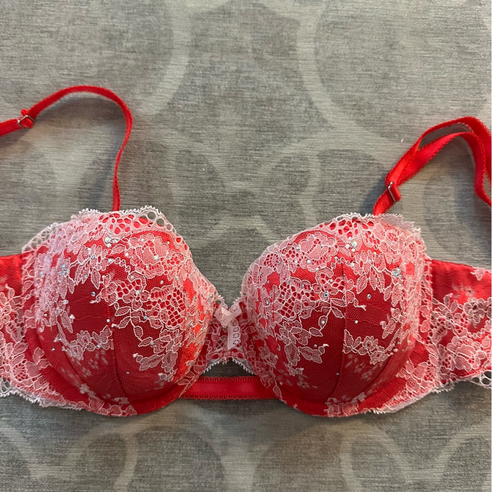 Victoria’s Secret Dream Angels Multi Way- Red Lace Underwire Bra 32 D - NWOT